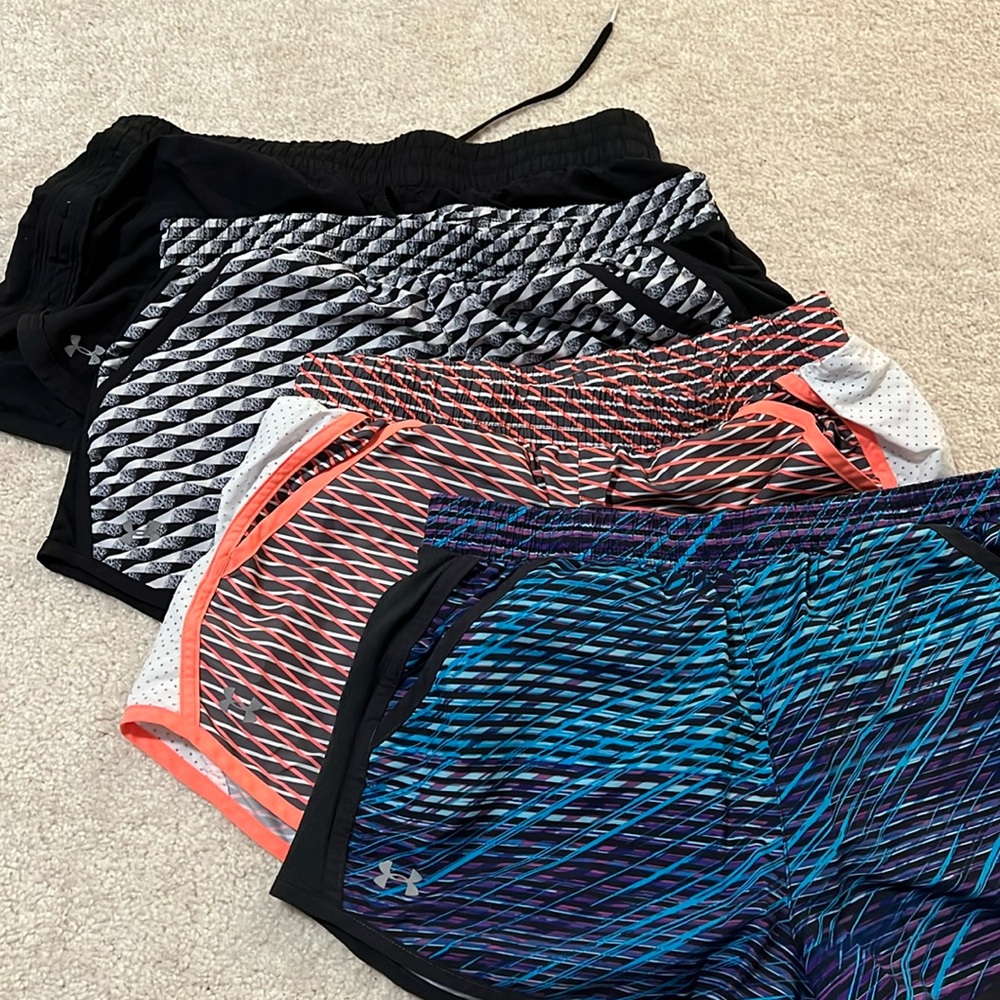 Lot of 4 Women’s Medium Under armor running shorts